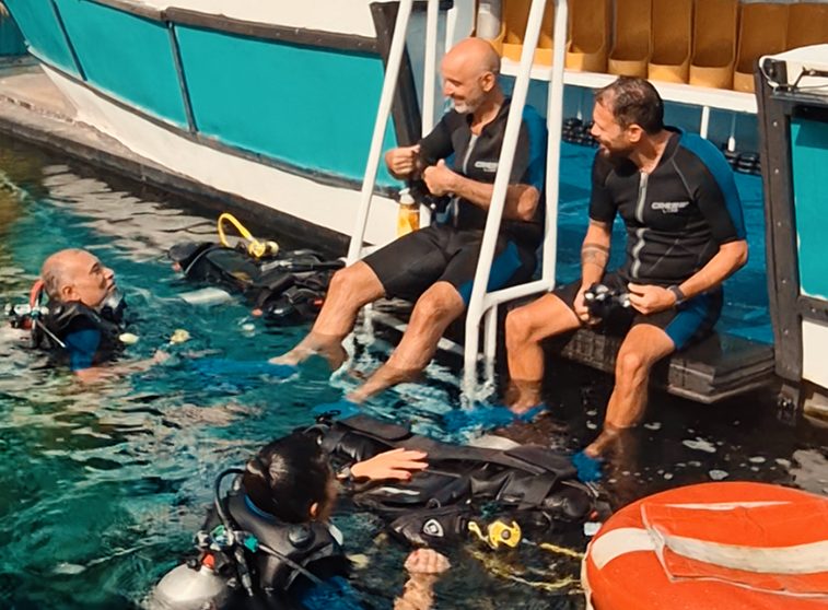 Briefing e aclimatação com instrutora antes da descida ao lago